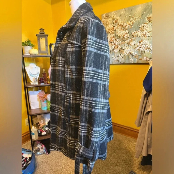 Plaid Jacket - Picture 2 of 4